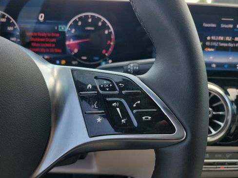 Certified 2025 Mercedes-Benz GLA 250 4MATIC image 27