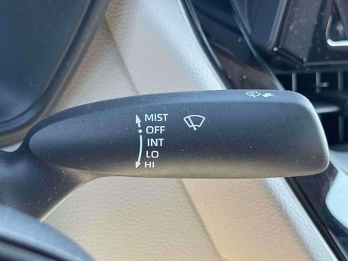 Used 2022 Toyota Corolla Cross L image 20