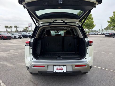 Certified 2024 Nissan Pathfinder Platinum w/ Cargo Package FWD image 6