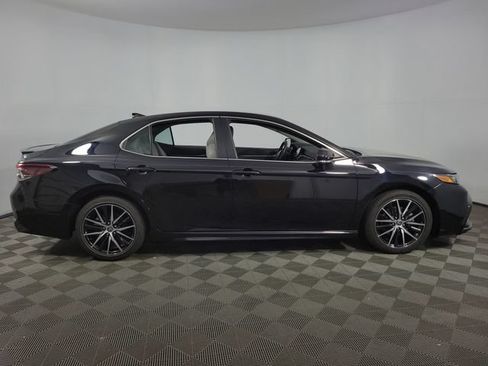 Used 2023 Toyota Camry SE FWD image 10