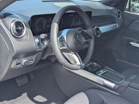 New 2026 Mercedes-Benz GLB 250 image 3