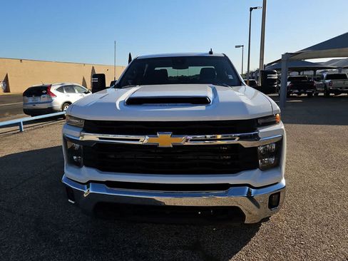 Used 2024 Chevrolet Silverado 2500 LT w/ Convenience Package AWD/4WD image 3