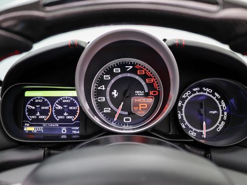Used 2016 Ferrari California T RWD image 39