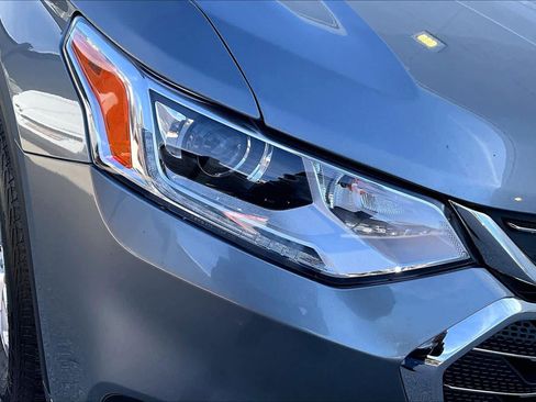 Used 2021 Chevrolet Traverse LT image 27
