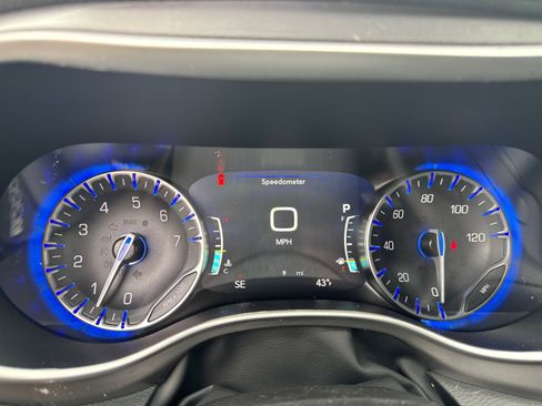 New 2026 Chrysler Pacifica Select image 30