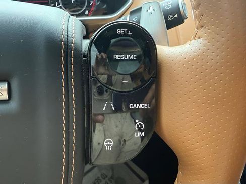 Used 2022 Land Rover Range Rover Sport SVR image 24