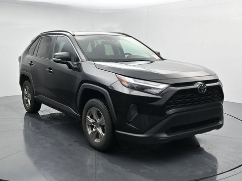 Used 2024 Toyota RAV4 XLE AWD/4WD image 2