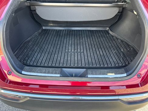 Used 2022 Toyota Venza XLE image 18