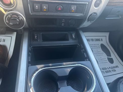 Used 2017 Nissan Titan SL image 22