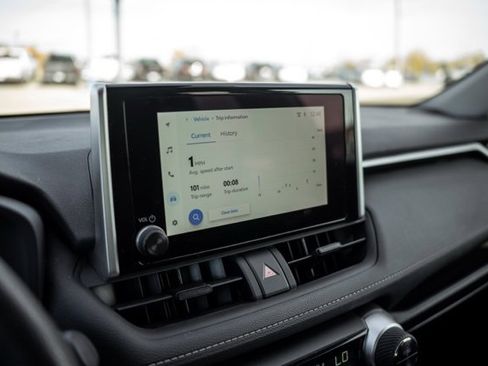 Used 2024 Toyota RAV4 XLE image 18