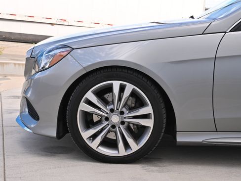 Used 2014 Mercedes-Benz E 350 Sedan image 26
