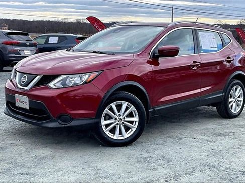 Used 2019 Nissan Rogue Sport SV image 2