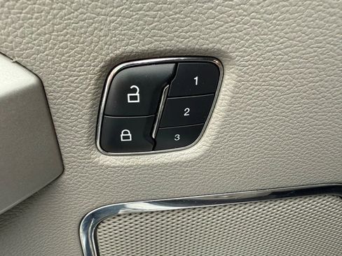 Used 2015 Ford F150 Lariat image 11