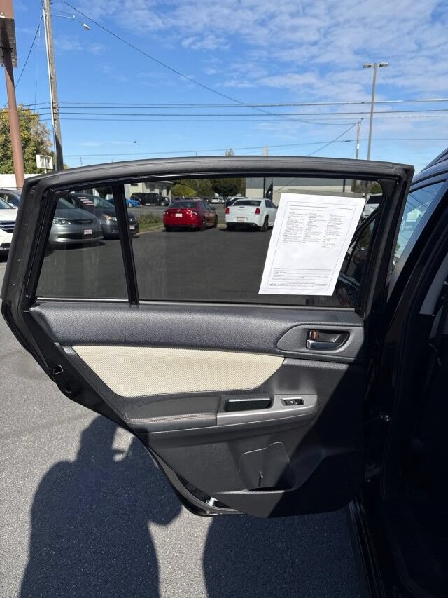 Used 2017 Subaru Crosstrek 2.0i Premium w/ Moonroof Package AWD/4WD image 10
