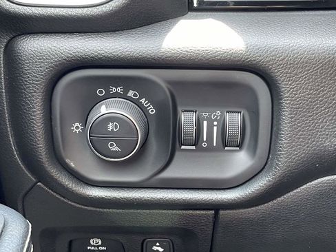 Used 2025 RAM 1500 Laramie w/ Night Edition AWD/4WD image 30