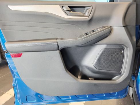 Used 2022 Ford Escape SE w/ SE Sport Appearance Package image 26