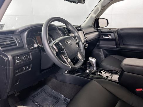 Used 2022 Toyota 4Runner TRD Off-Road Premium AWD/4WD image 10