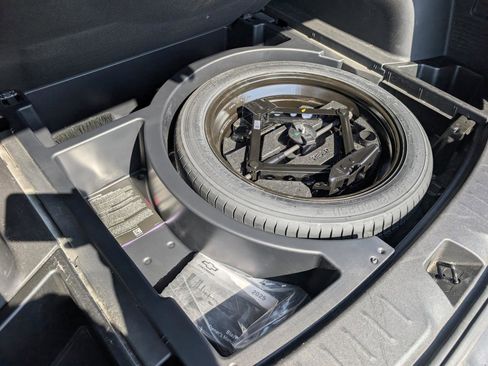 Used 2025 Chevrolet Blazer LT image 38