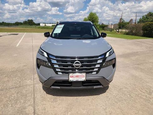 Certified 2025 Nissan Rogue SL AWD/4WD image 11