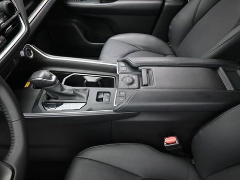 Used 2025 Toyota Grand Highlander AWD image 28