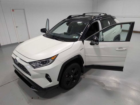 Used 2020 Toyota RAV4 XSE image 17