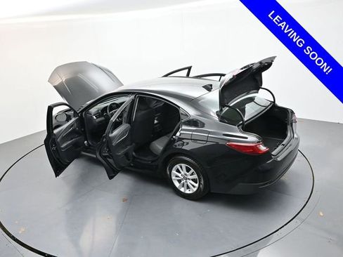 Used 2025 Toyota Camry LE FWD image 38