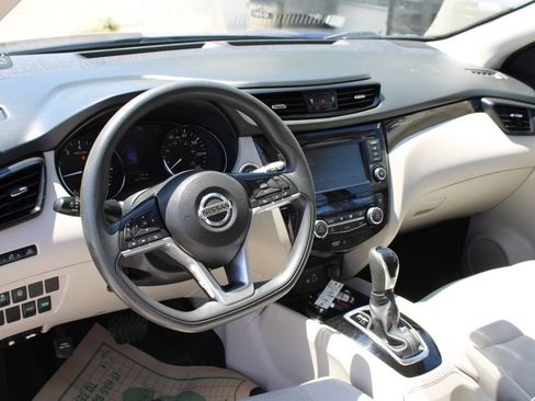 Used 2020 Nissan Rogue Sport SV FWD image 28