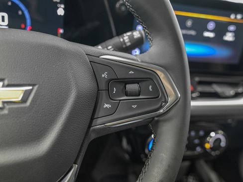 Used 2024 Chevrolet TrailBlazer LT w/ LT Cold Weather Package FWD image 19