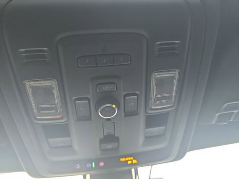 Used 2022 Chevrolet Tahoe High Country image 35