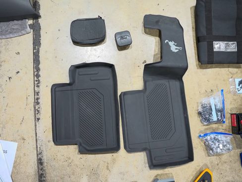 Used 2023 Ford Bronco Badlands image 24