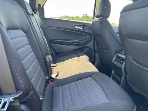 Used 2022 Ford Edge SE AWD/4WD image 3