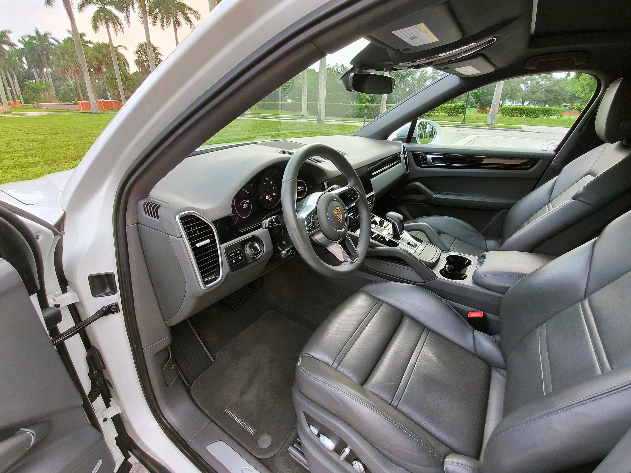 Used 2021 Porsche Cayenne Coupe AWD/4WD image 6