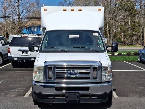 Used 2013 Ford E-350 and Econoline 350 Super Duty RWD image 2