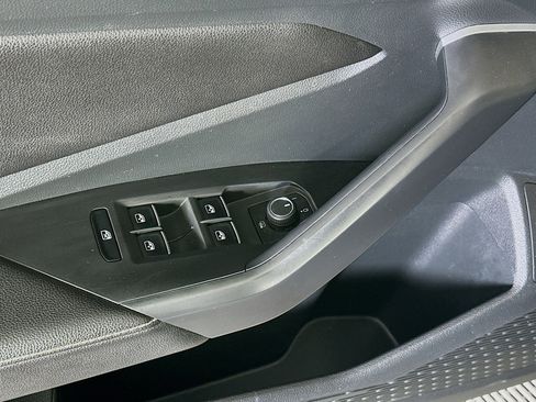 Used 2024 Volkswagen Jetta SE image 15