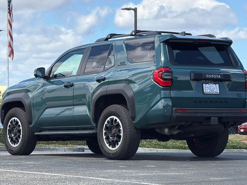 Used 2025 Toyota 4Runner TRD Off-Road Premium AWD/4WD image 6