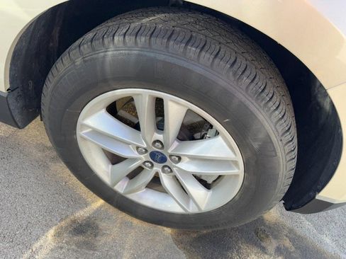 Used 2017 Ford Edge SEL w/ Equipment Group 201A image 4