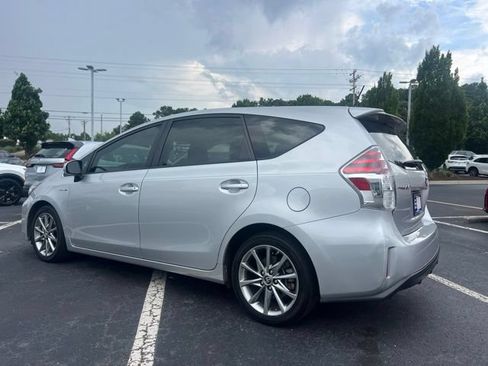 Used 2017 Toyota Prius V Five w/ Advanced Technology Package FWD image 9
