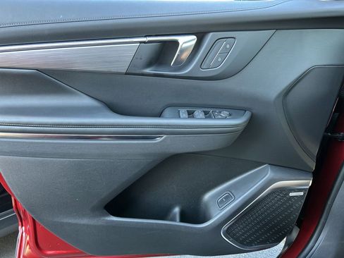 Used 2025 Buick Enclave Preferred image 22