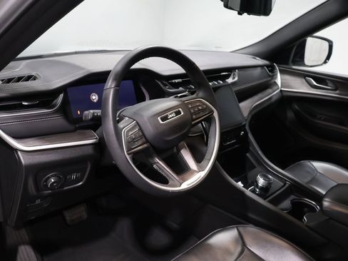 Used 2024 Jeep Grand Cherokee L Limited w/ Luxury Tech Group II image 14