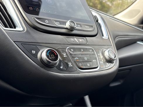 Used 2024 Chevrolet Malibu LT image 11