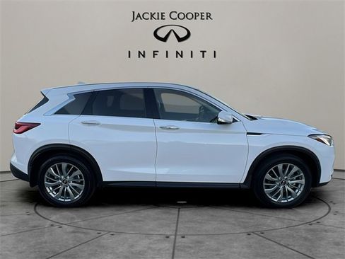 Certified 2025 INFINITI QX50 Pure image 6