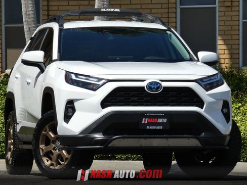 Used 2023 Toyota RAV4 AWD Hybrid image 3