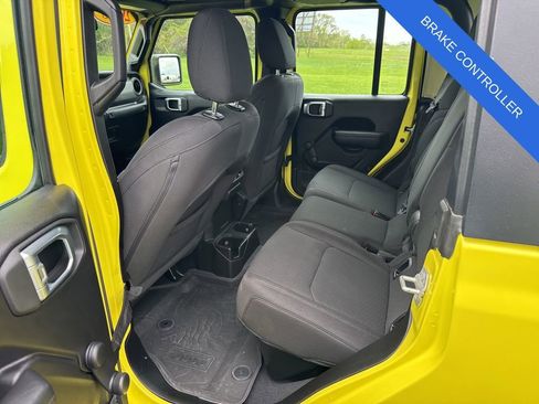 Used 2023 Jeep Gladiator Sport image 15