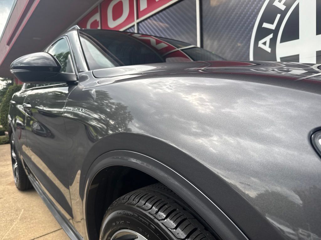 Used 2023 Alfa Romeo Stelvio Veloce AWD/4WD image 2