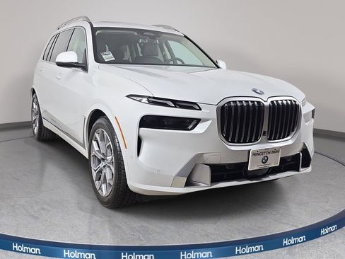 Used 2026 BMW X7 xDrive40i w/ Premium Package image 4