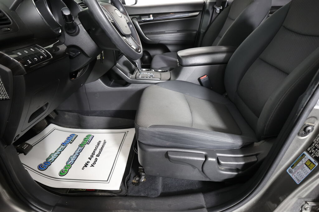 Used 2011 Kia Sorento LX w/ Convenience Pkg AWD/4WD image 13