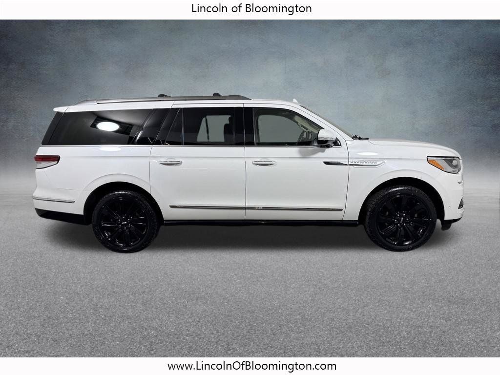 Certified 2022 Lincoln Navigator L Reserve AWD/4WD image 8