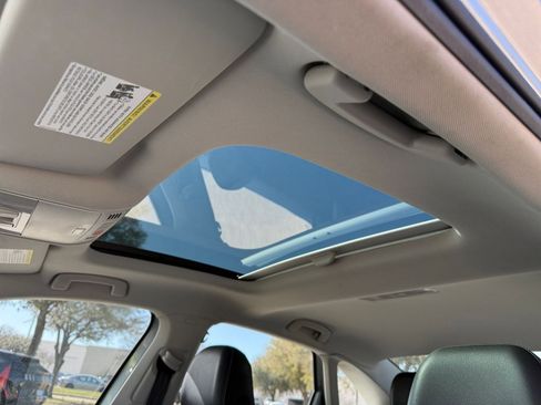 Used 2025 Volkswagen Jetta SE image 29