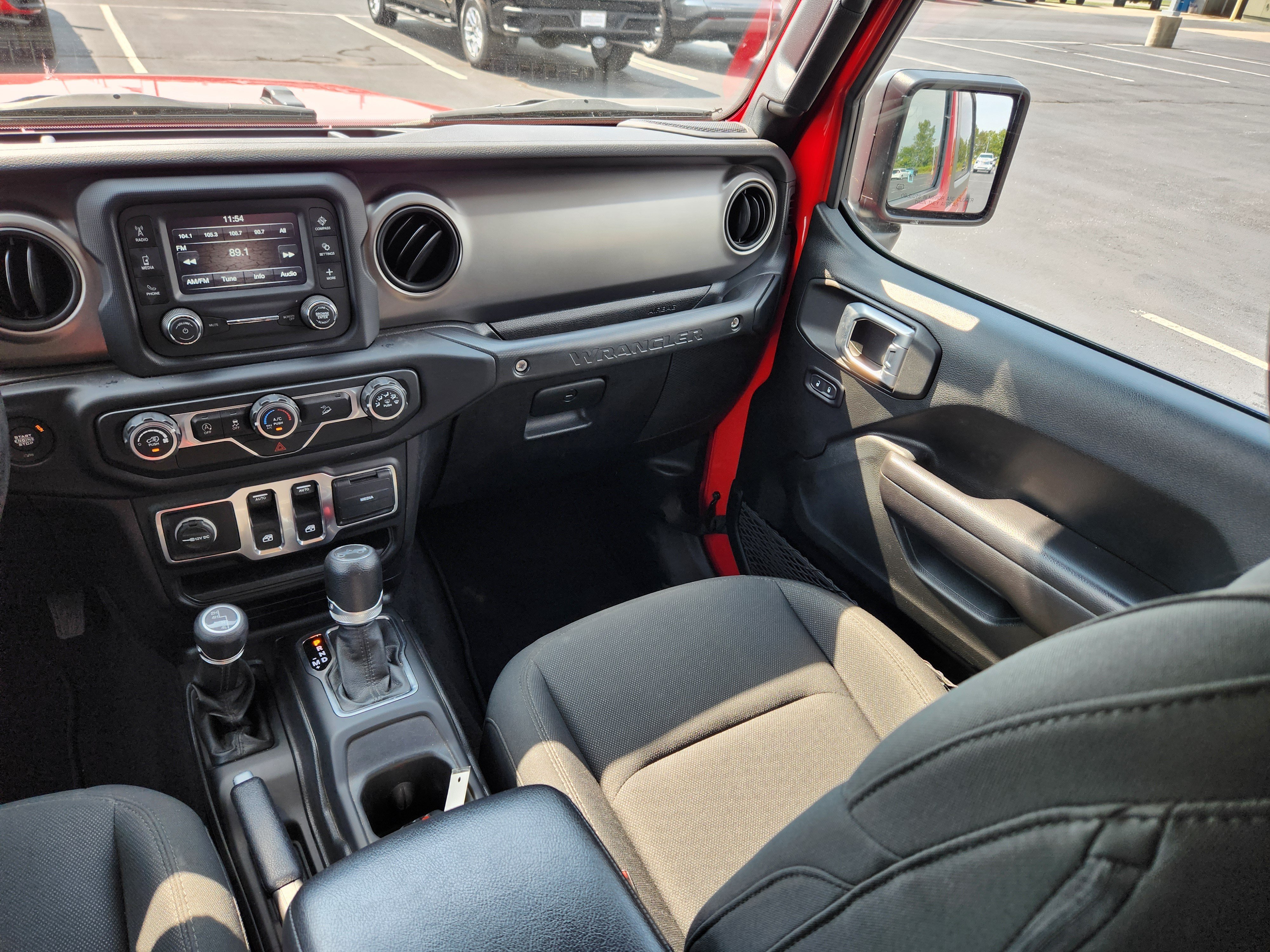 Used 2019 Jeep Wrangler Sport AWD/4WD image 16