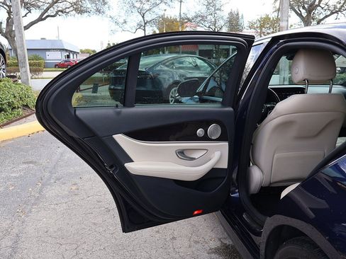 Used 2021 Mercedes-Benz E 350 E 350 w/ Premium Package image 27